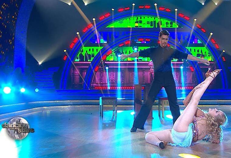 Marcela Ugalde se movió al ritmo del quickstep y la bachata en Dancing With The Stars