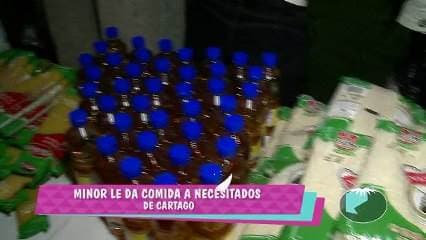 Minor Calvo dice que con las ganancias de su restaurante mensualmente ayuda a unas 80 familias necesitadas.