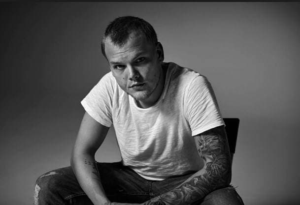 DJ Avicii se suicidó usando una botella rota, según TMZ