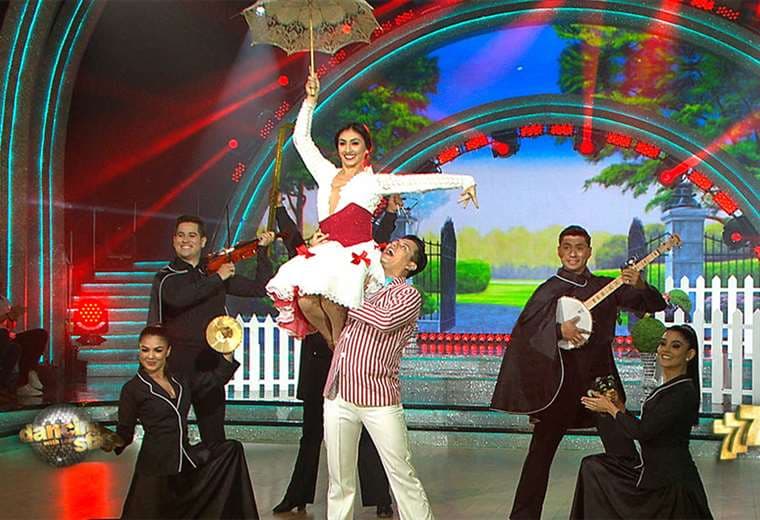 Mary Poppins - Johnny López y Alhanna Morales