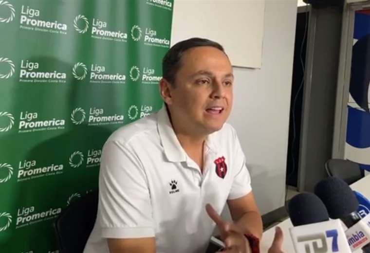 Fernando Ocampo se prepara para dejar la presidencia de Alajuelense