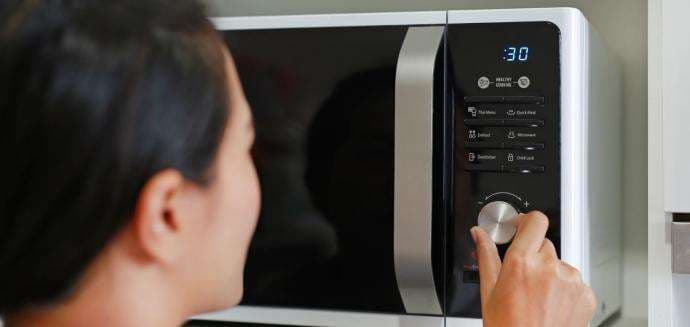 ¿Puede el microondas ‘eliminar’ los virus en los alimentos? 