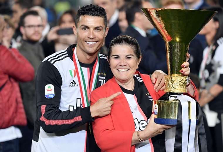 Cristiano Ronaldo viaja a Madeira para ver a su madre, víctima de un accidente cerebrovascular