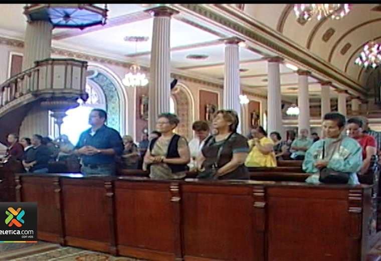 Salud pide a la Iglesia Católica cambios en la “comunión” para evitar coronavirus