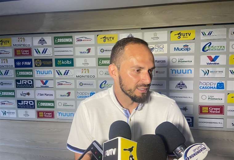 Marco Ureña corrigió a Youstin Salas ante aparente acción "antideportiva" del morado 