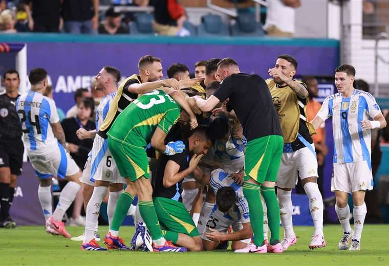 Argentina celebra su segunda Copa América en fila