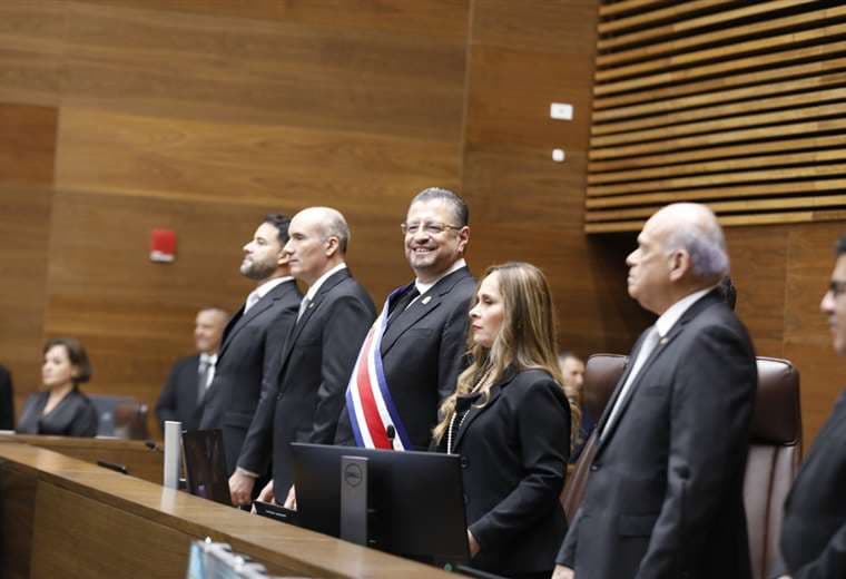 Oposición reacciona al último informe de Chaves: “Bastante fantasía y pirotecnia”