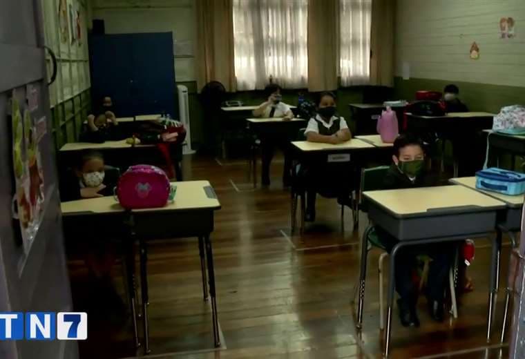 Hospital de Niños recomienda a estudiantes usar mascarilla en el aula