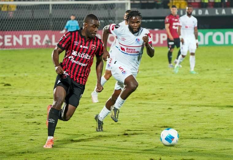 Joel Campbell: de un recibimiento de estrella a la incertidumbre de su futuro con Alajuelense