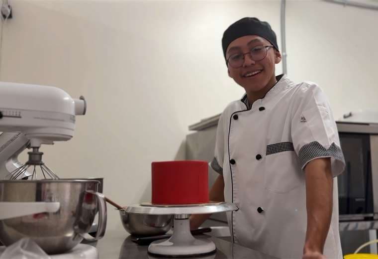 De la cocina de su mamá a conquistar Tibás con queques que parecen arte