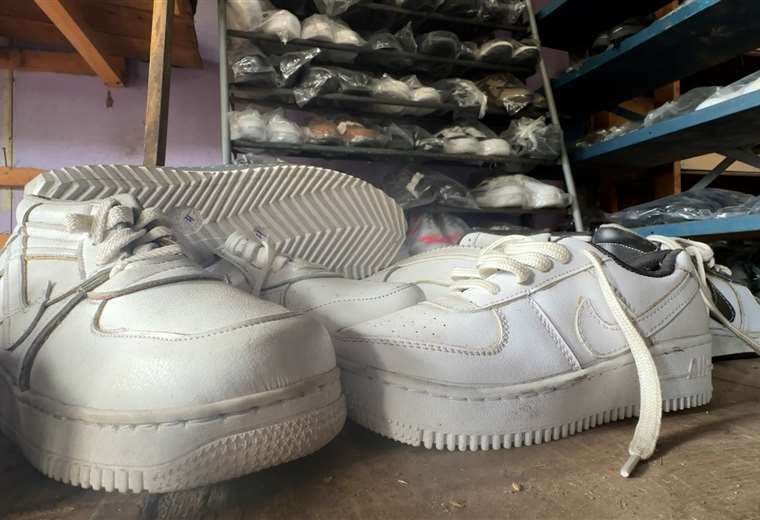 Don Rudy no tuvo zapatos hasta los 6 años; hoy lleva cuatro décadas fabricándolos en Aserrí